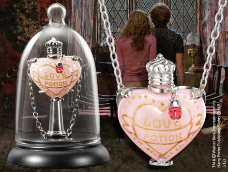 foto Love Potion Pendant and Display